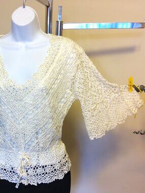 NWOT Kroshetta Women’s Beautiful 3/4 Sleeve V Neck White Cream Crochet Knitwear